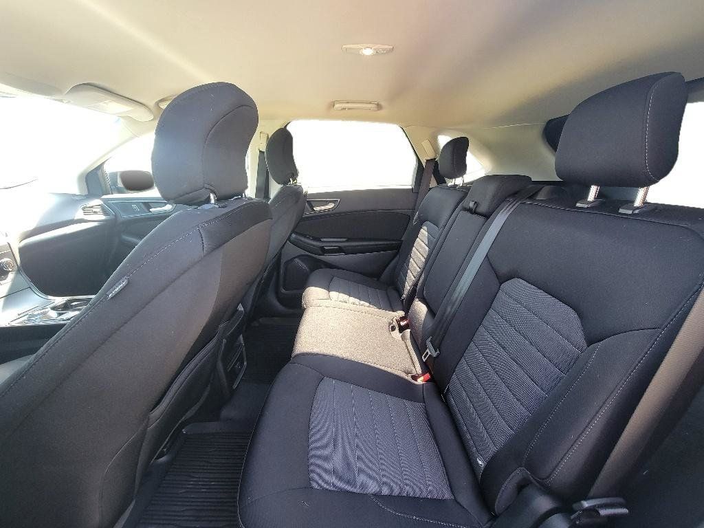 Used 2019 Ford Edge SE FWD image 24