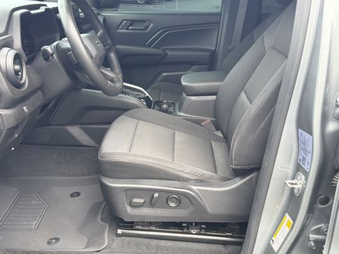 Used 2023 Chevrolet Colorado Trail Boss w/ Technology Package AWD/4WD image 9