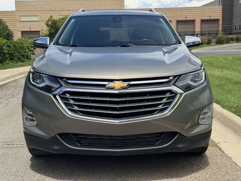 Used 2018 Chevrolet Equinox Premier FWD image 2