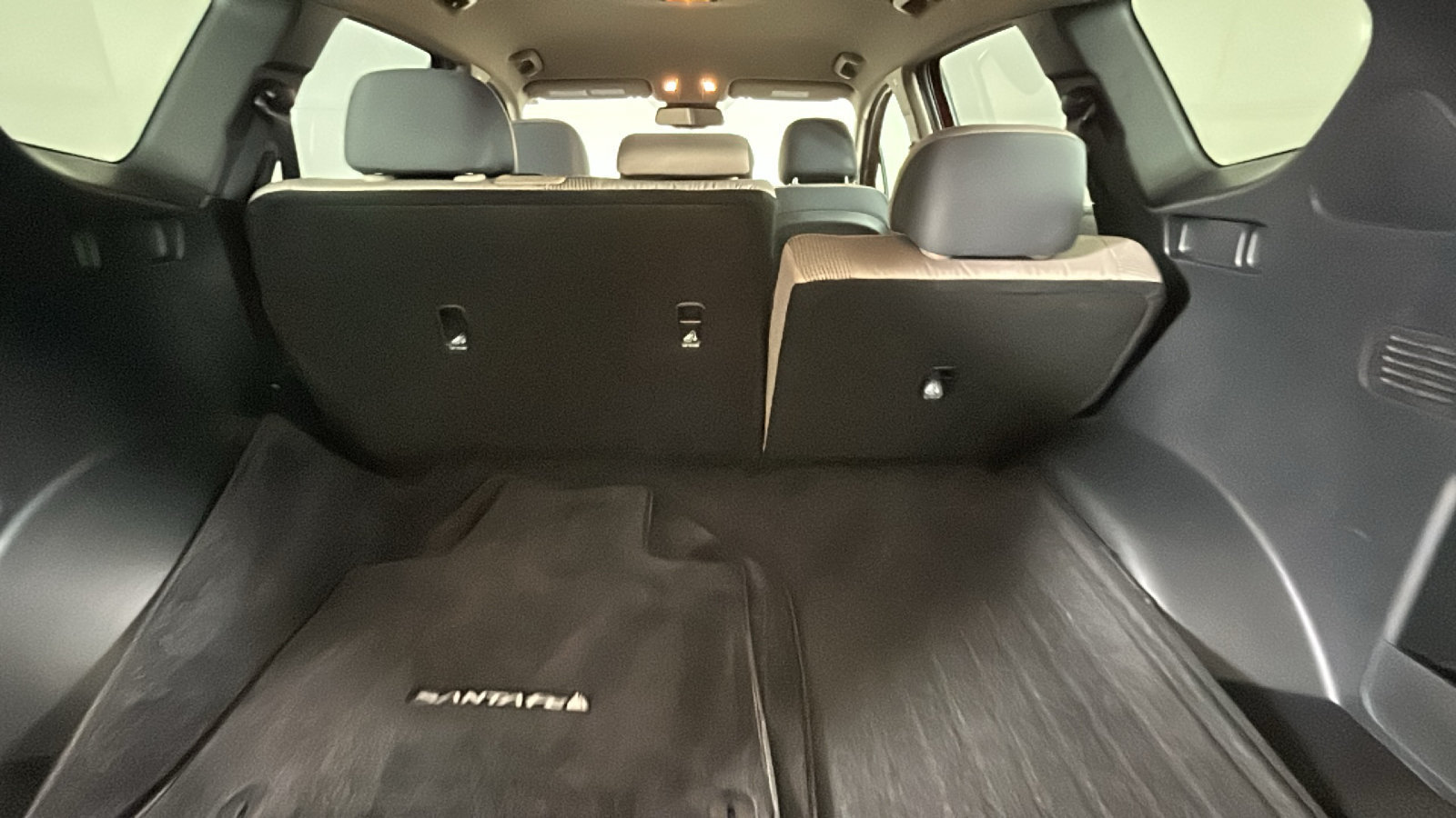 Used 2019 Hyundai Santa Fe SEL FWD image 35