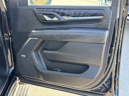 Used 2022 GMC Yukon XL Denali image 10
