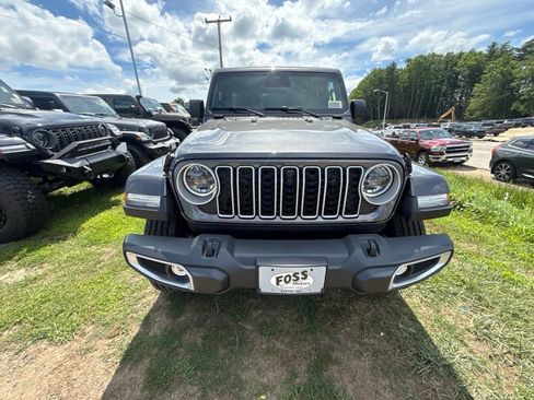 New 2026 Jeep Wrangler Unlimited Sahara AWD/4WD image 8