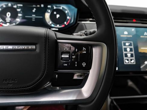 Used 2025 Land Rover Range Rover Long Wheelbase SE image 15