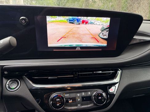 Used 2025 Buick Envista Sport Touring FWD image 22