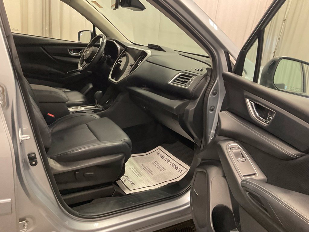 Used 2023 Subaru Ascent Limited w/ Technology Package AWD/4WD image 9