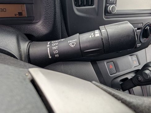 Used 2020 Nissan NV200 SV image 29