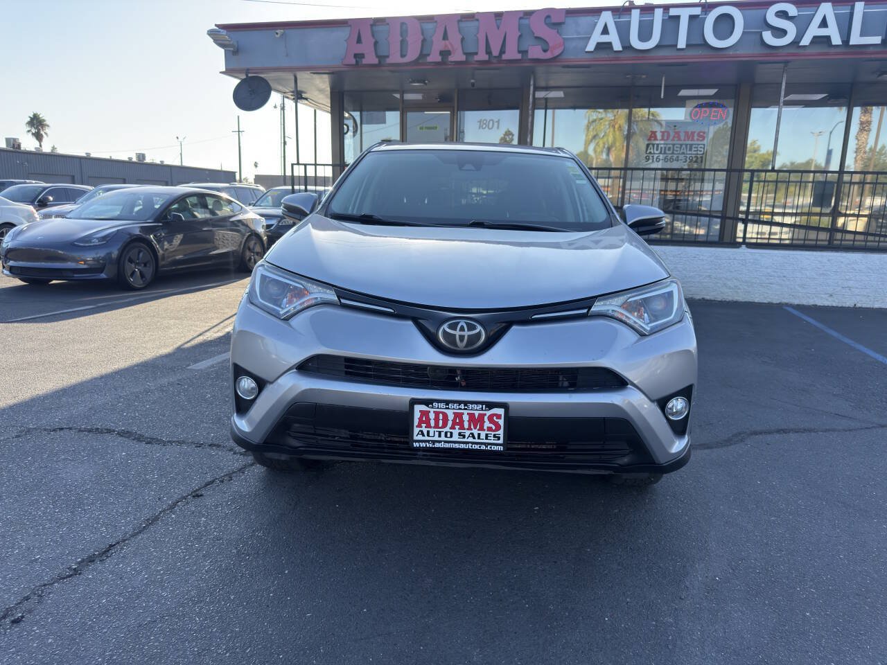 Used 2018 Toyota RAV4 XLE w/ All Weather Liner Package FWD image 8