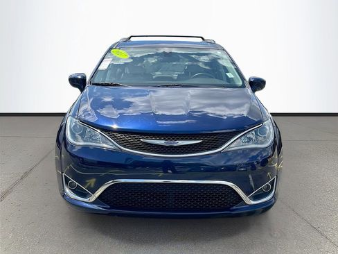 Used 2017 Chrysler Pacifica Touring-L Plus FWD image 2