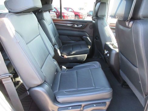 Certified 2021 GMC Yukon Denali w/ Denali Premium Package image 22