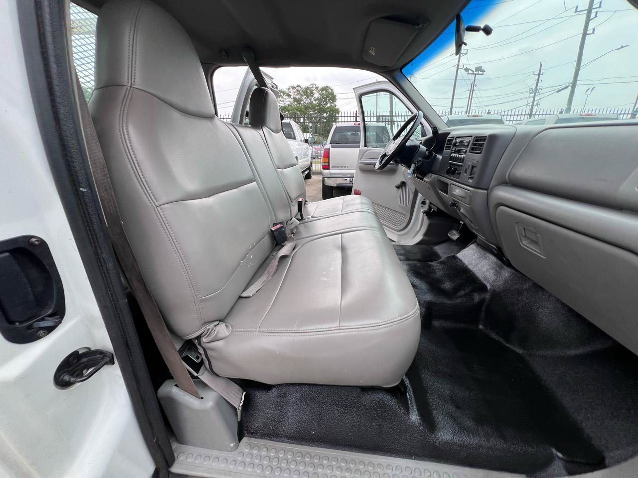Used 2001 Ford F350 XL RWD image 64