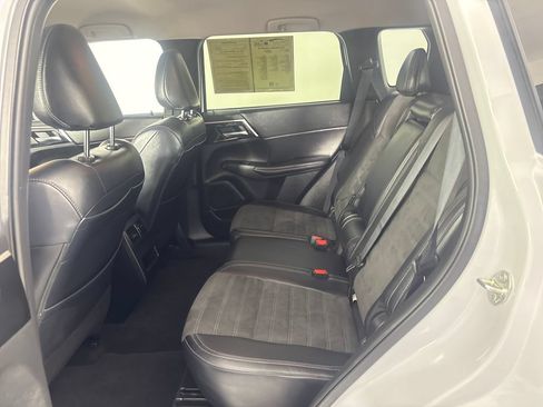 Used 2024 Mitsubishi Outlander SE FWD image 22