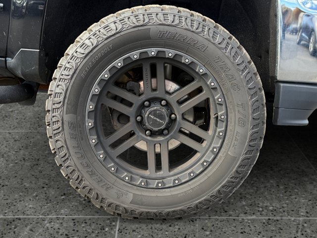 Used 2018 Chevrolet Silverado 1500 LT w/ All Star Edition AWD/4WD image 10