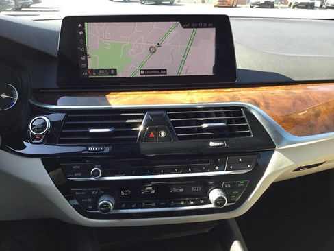 Used 2019 BMW 540i image 40