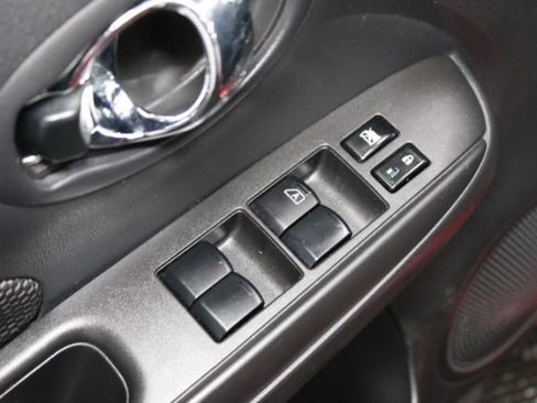 Used 2017 Nissan Versa SV w/ SV Special Edition Package image 10