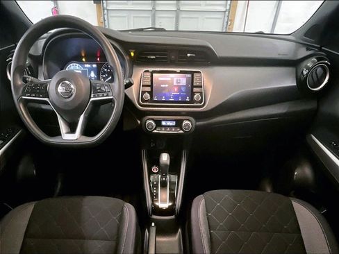 Used 2019 Nissan Kicks SV FWD image 14
