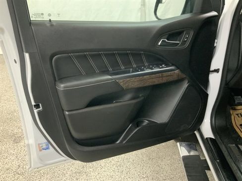 Used 2021 GMC Canyon Denali image 16