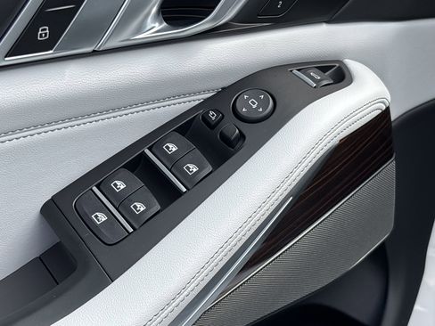 Used 2026 BMW X5 xDrive40i w/ M Sport Package image 14