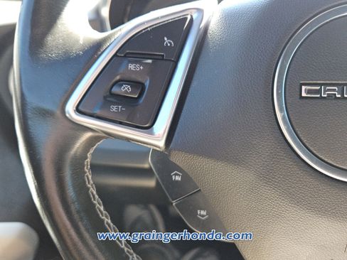 Used 2021 Chevrolet Camaro LT w/ Technology Package RWD image 18