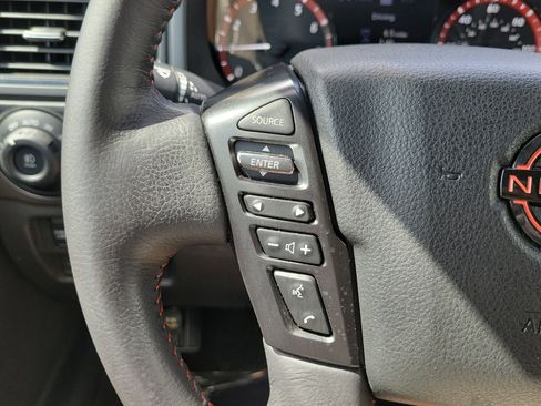 Used 2024 Nissan Titan PRO-4X w/ Pro-4x Convenience Package AWD/4WD image 25