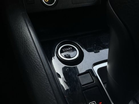 Used 2025 Nissan Versa SV FWD image 23