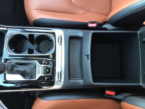 Used 2023 Kia Carnival SX Prestige FWD image 31