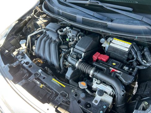 Used 2019 Nissan Versa SV image 12