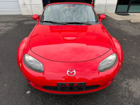 Used 2006 MAZDA MX-5 Miata Grand Touring w/ Premium Pkg RWD image 7