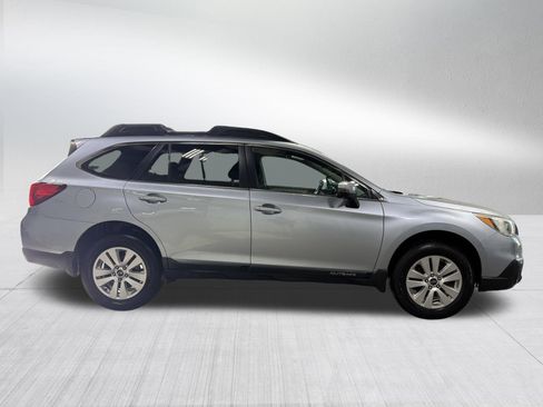 Used 2015 Subaru Outback 2.5i Premium image 8