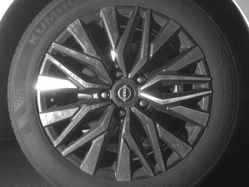 Used 2025 Nissan Altima 2.5 SV image 13