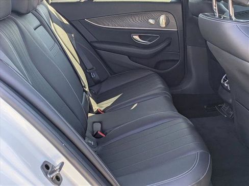Used 2023 Mercedes-Benz E 350 4MATIC Sedan image 18