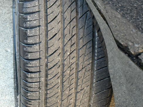 Used 2021 Toyota Prius XLE image 37