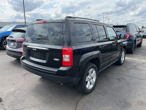 Used 2017 Jeep Patriot Latitude AWD/4WD image 4