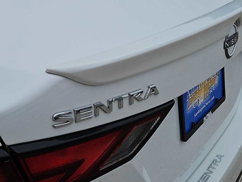 Used 2024 Nissan Sentra SR FWD image 11