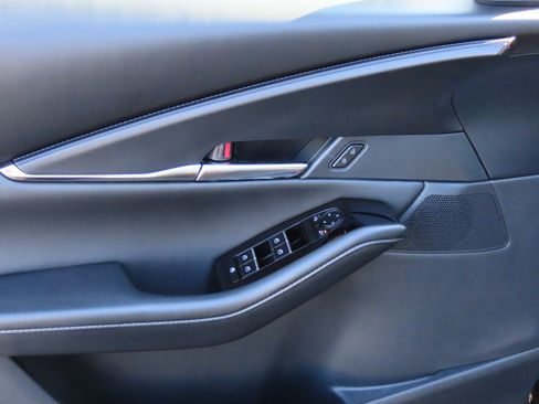 Certified 2025 MAZDA CX-30 AWD 2.5 S w/ Preferred Package image 23