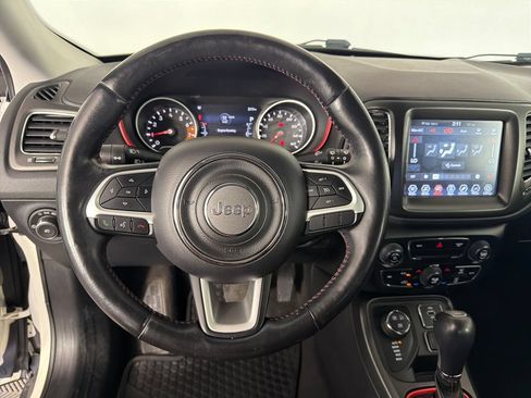 Used 2018 Jeep Compass Trailhawk w/ Leather Interior Group AWD/4WD image 13