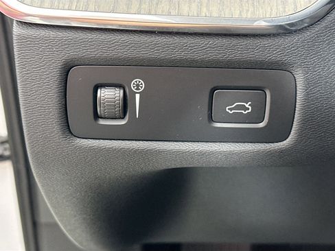 Used 2022 Volvo XC60 B5 Inscription w/ Protection Package Premier image 10