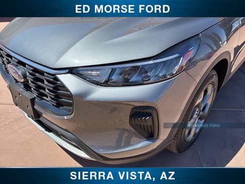 Certified 2025 Ford Escape ST-Line AWD/4WD image 3