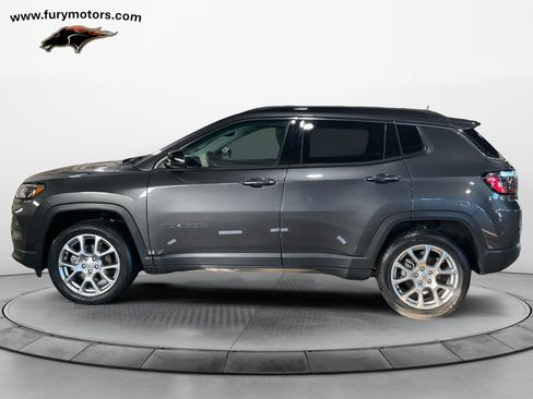 Used 2022 Jeep Compass Latitude image 6