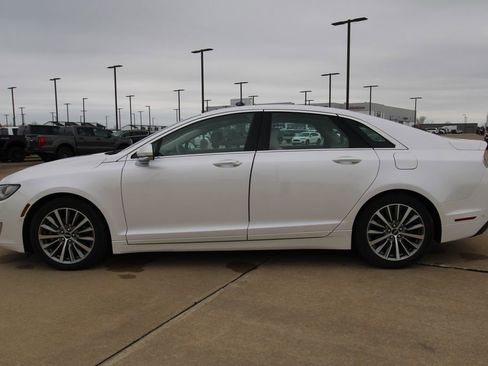 Used 2017 Lincoln MKZ Select w/ Technology Package image 17