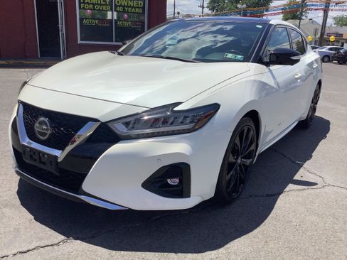 Used 2019 Nissan Maxima SR w/ Premium Package FWD image 3
