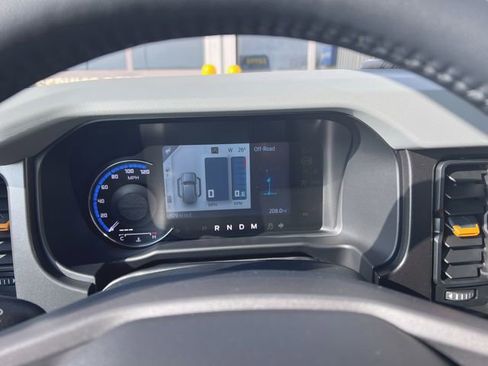 Used 2022 Ford Bronco Badlands image 27