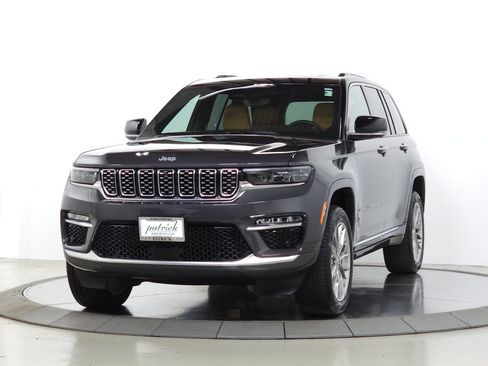 Used 2025 Jeep Grand Cherokee Summit AWD/4WD image 4