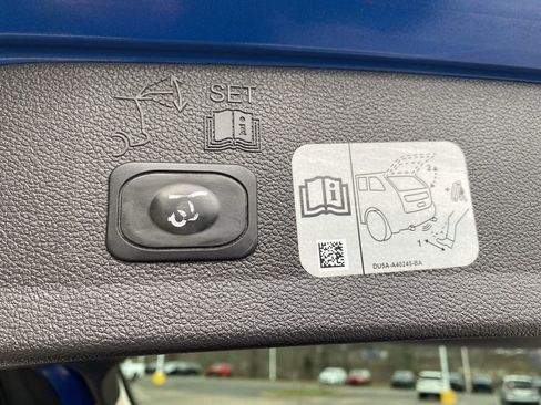 Used 2017 Ford Escape Titanium image 18