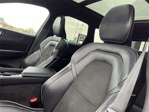 Used 2019 Volvo XC60 T6 R-Design w/ Protection Package image 10