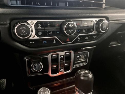 Used 2024 Jeep Wrangler Sahara w/ Technology Group image 25