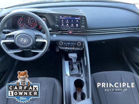 Used 2022 Hyundai Elantra SEL image 28