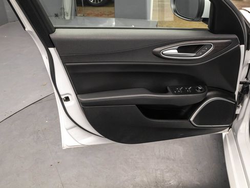 Used 2022 Alfa Romeo Giulia Ti AWD/4WD image 30