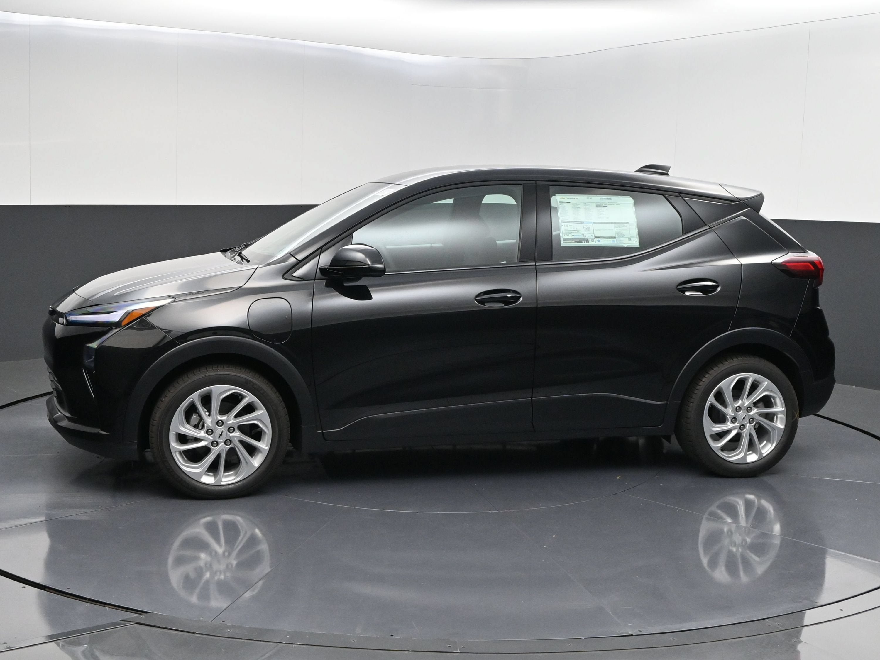 New 2027 Chevrolet Bolt LT w/ Comfort Package FWD image 5