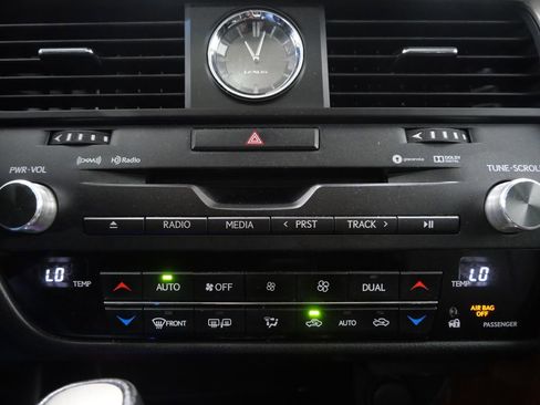Used 2019 Lexus RX 350 AWD w/ Navigation Package image 19