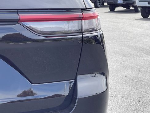 New 2026 Jeep Grand Cherokee Altitude image 12